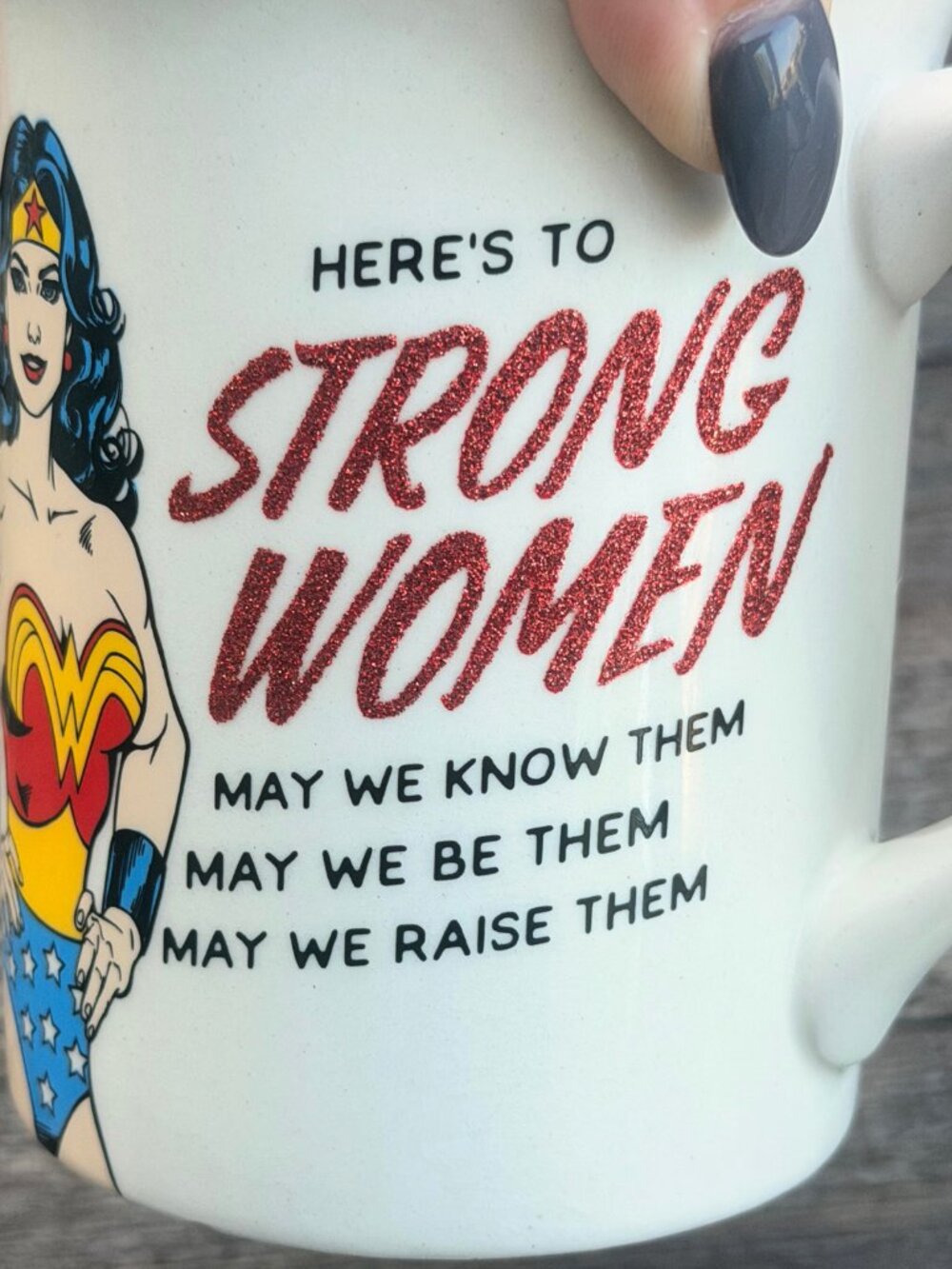 Wonder Woman Mug DC Comics Here's to Strong Women Our Name is Mud Exc. Condition - Picture 3 of 6